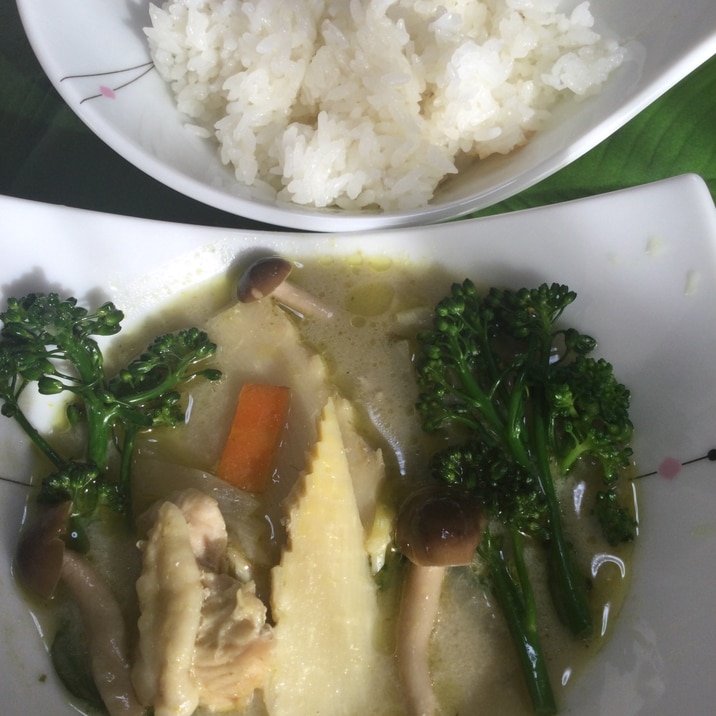 ロイタイのグリーンカレーで!筍たっぷりカレー